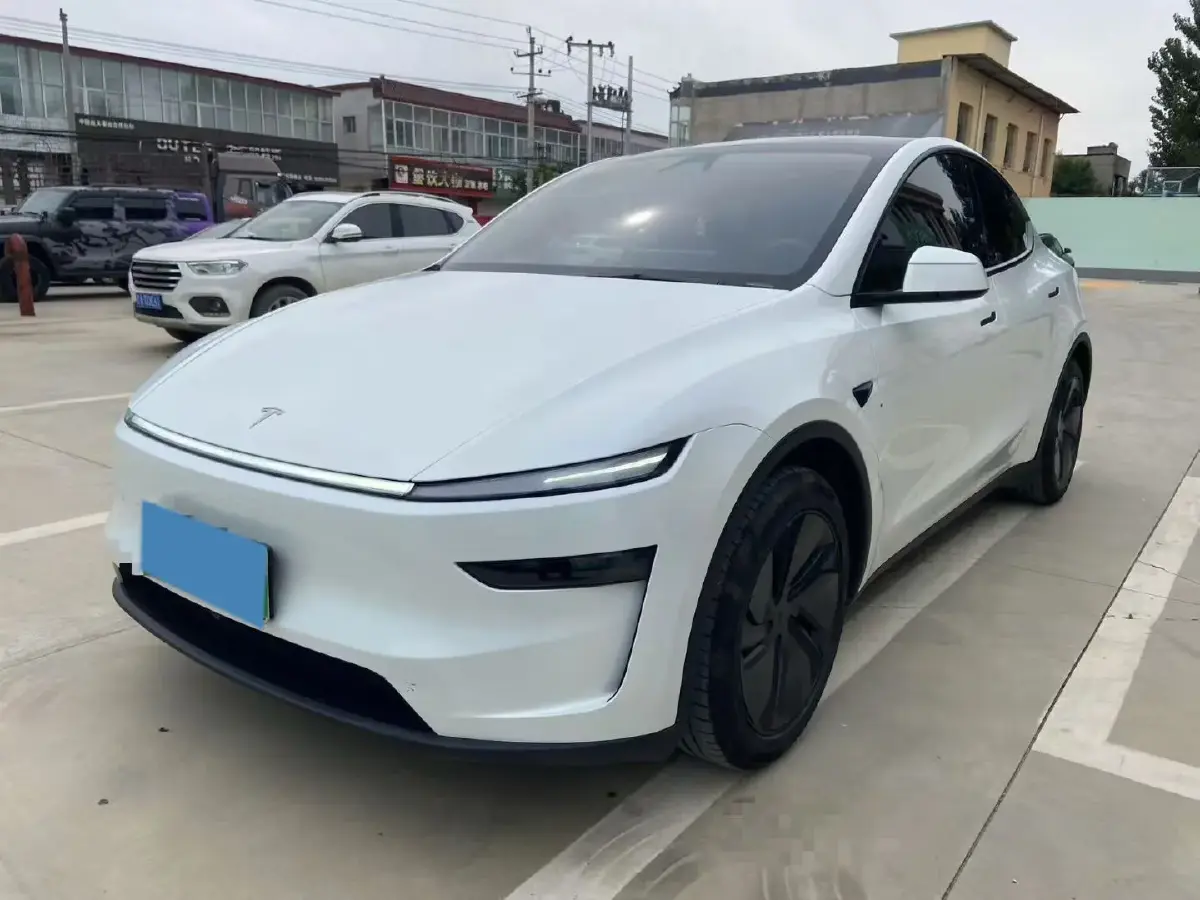 2025 Tesla Model Y BEV 78.4KWH