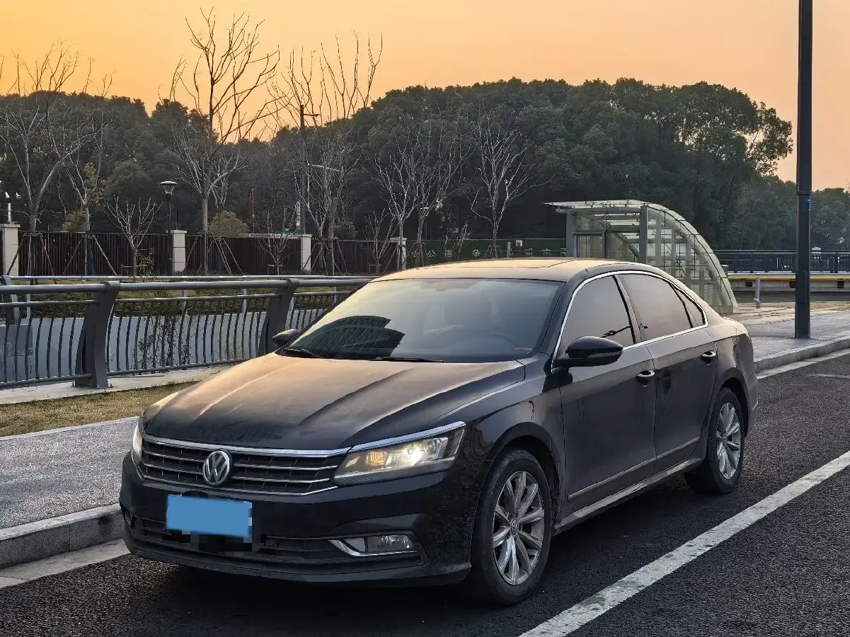 2017 Volkswagen Passat 1.4T 150HP L4 7DCT