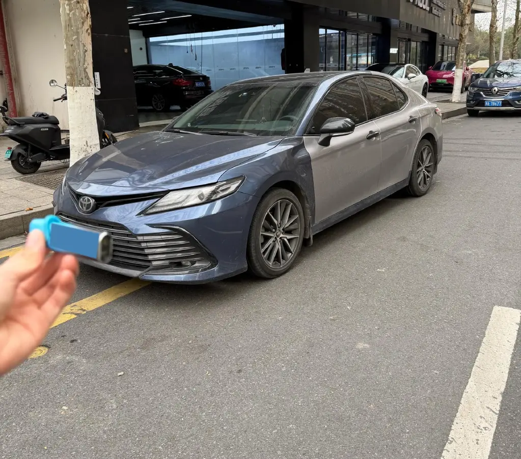 2021 Toyota Camry 2.5L 209HP L4 8AT