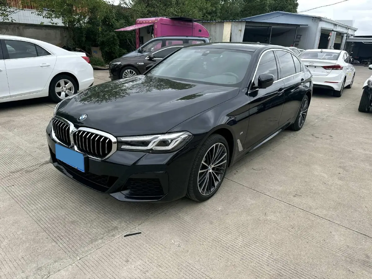 2023 BMW 5 Series 2.0T 245HP L4 8AT