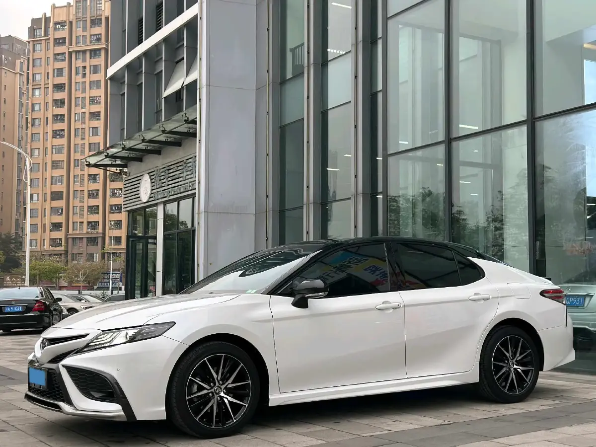 2021 Toyota Camry 2.5L 209HP L4 8AT
