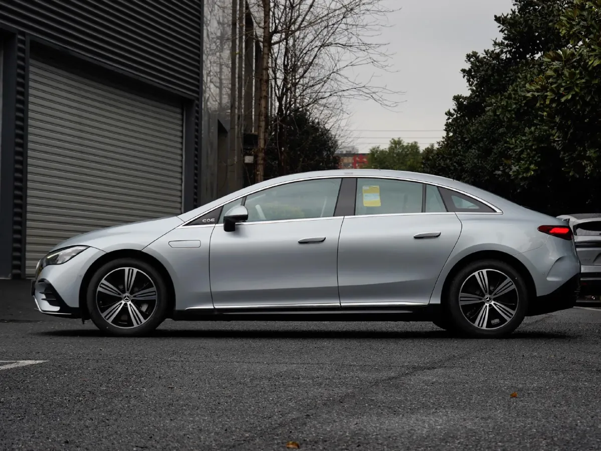 2025 Mercedes-Benz EQE Class BEV 96.1KWH,autocango,china used car exporter,china ev exporter,chinese used car exporter,chinese used ev exporter
