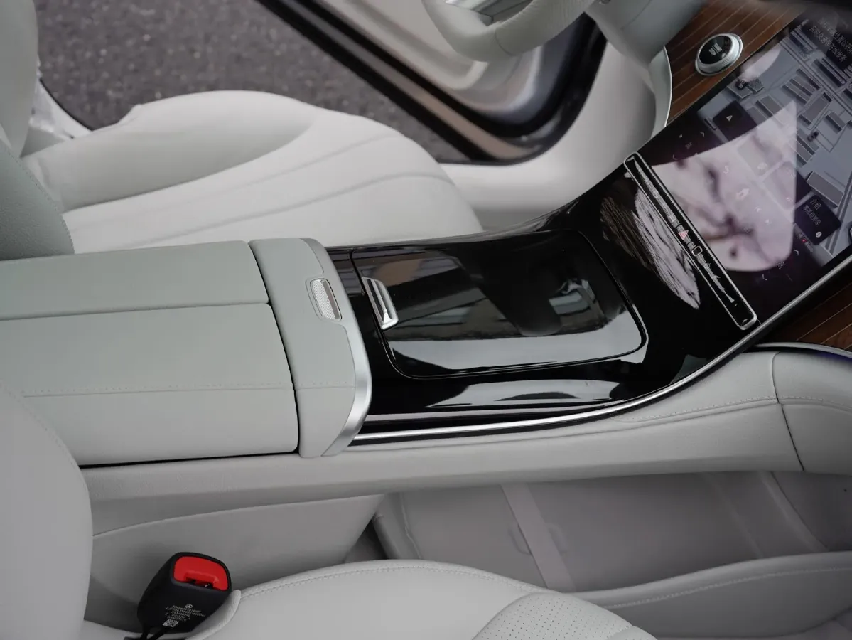 2025 Mercedes-Benz EQE Class BEV 96.1KWH,autocango,china used car exporter,china ev exporter,chinese used car exporter,chinese used ev exporter