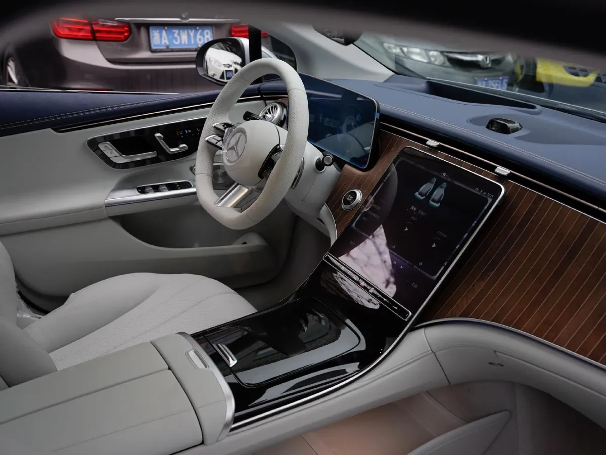 2025 Mercedes-Benz EQE Class BEV 96.1KWH,autocango,china used car exporter,china ev exporter,chinese used car exporter,chinese used ev exporter