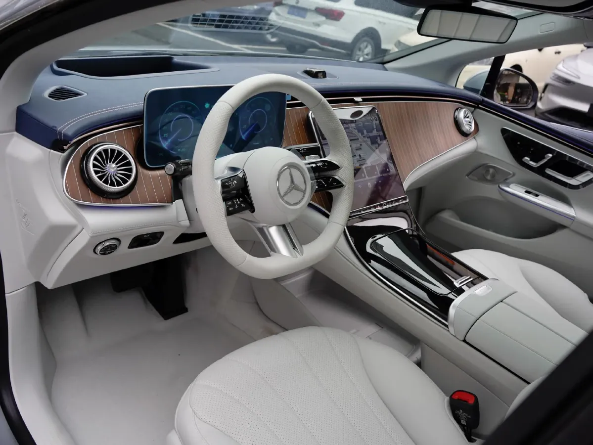 2025 Mercedes-Benz EQE Class BEV 96.1KWH,autocango,china used car exporter,china ev exporter,chinese used car exporter,chinese used ev exporter