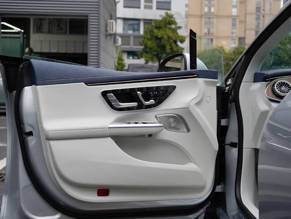 2025 Mercedes-Benz EQE Class BEV 96.1KWH,autocango,china used car exporter,china ev exporter,chinese used car exporter,chinese used ev exporter