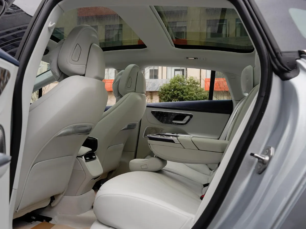 2025 Mercedes-Benz EQE Class BEV 96.1KWH,autocango,china used car exporter,china ev exporter,chinese used car exporter,chinese used ev exporter