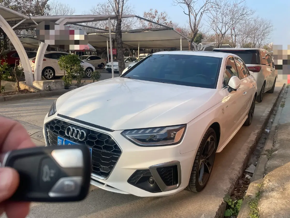 2022 Audi A4L 2.0T 190HP L4 7DCT