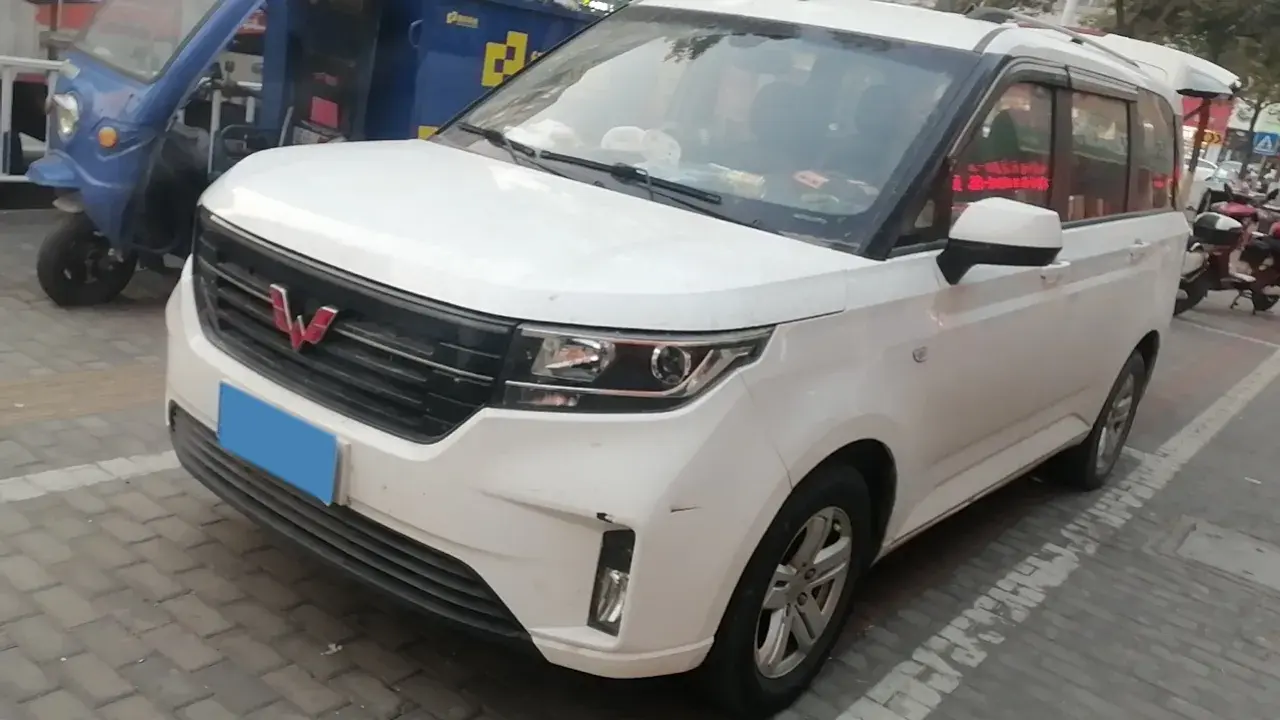 2019 WuLing HongGuang Plus 1.5T 147HP L4 6MT