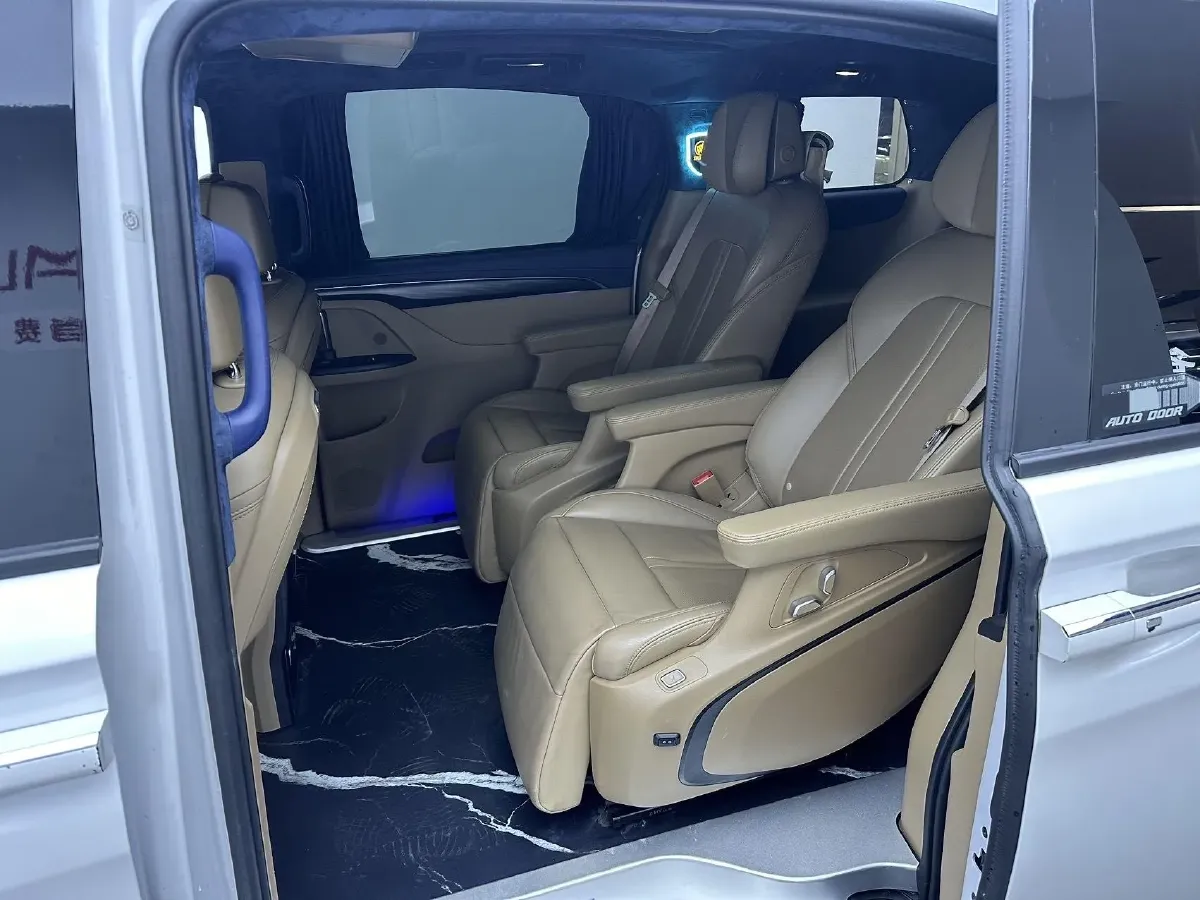 2021 Buick GL8 2.0T 237HP L4 9AT,autocango,china used car exporter,china ev exporter,chinese used car exporter,chinese used ev exporter