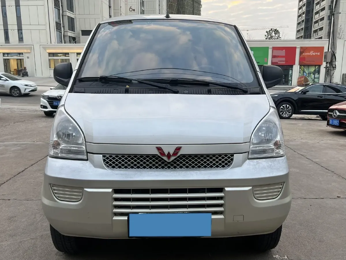 2022 WuLing RongGuang Mini Truck EV BEV 41.5KWH,autocango,china used car exporter,china ev exporter,chinese used car exporter,chinese used ev exporter