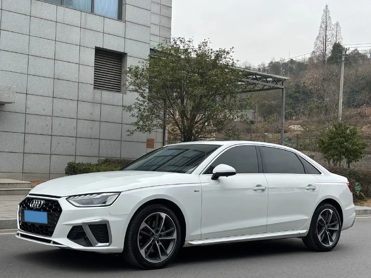 2020 Audi A4L 2.0T 190HP L4 7DCT