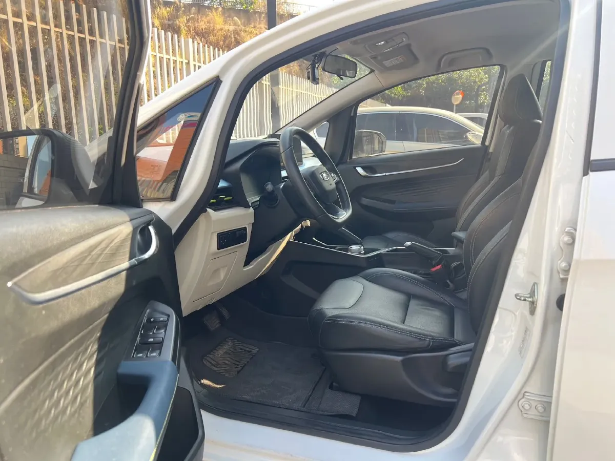 2021 WuLing Nano EV BEV 28KWH,autocango,china used car exporter,china ev exporter,chinese used car exporter,chinese used ev exporter