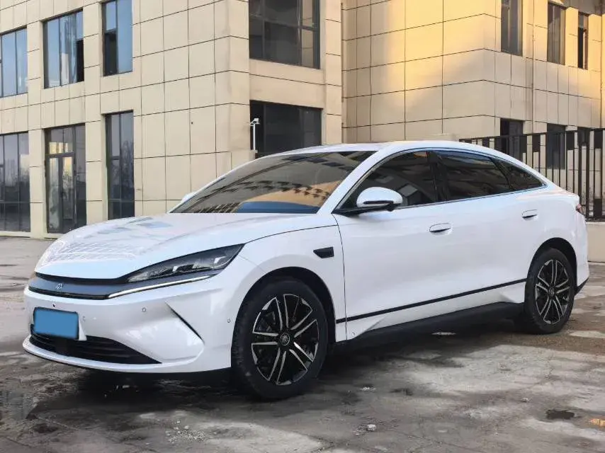 2025 BYD QinL BEV