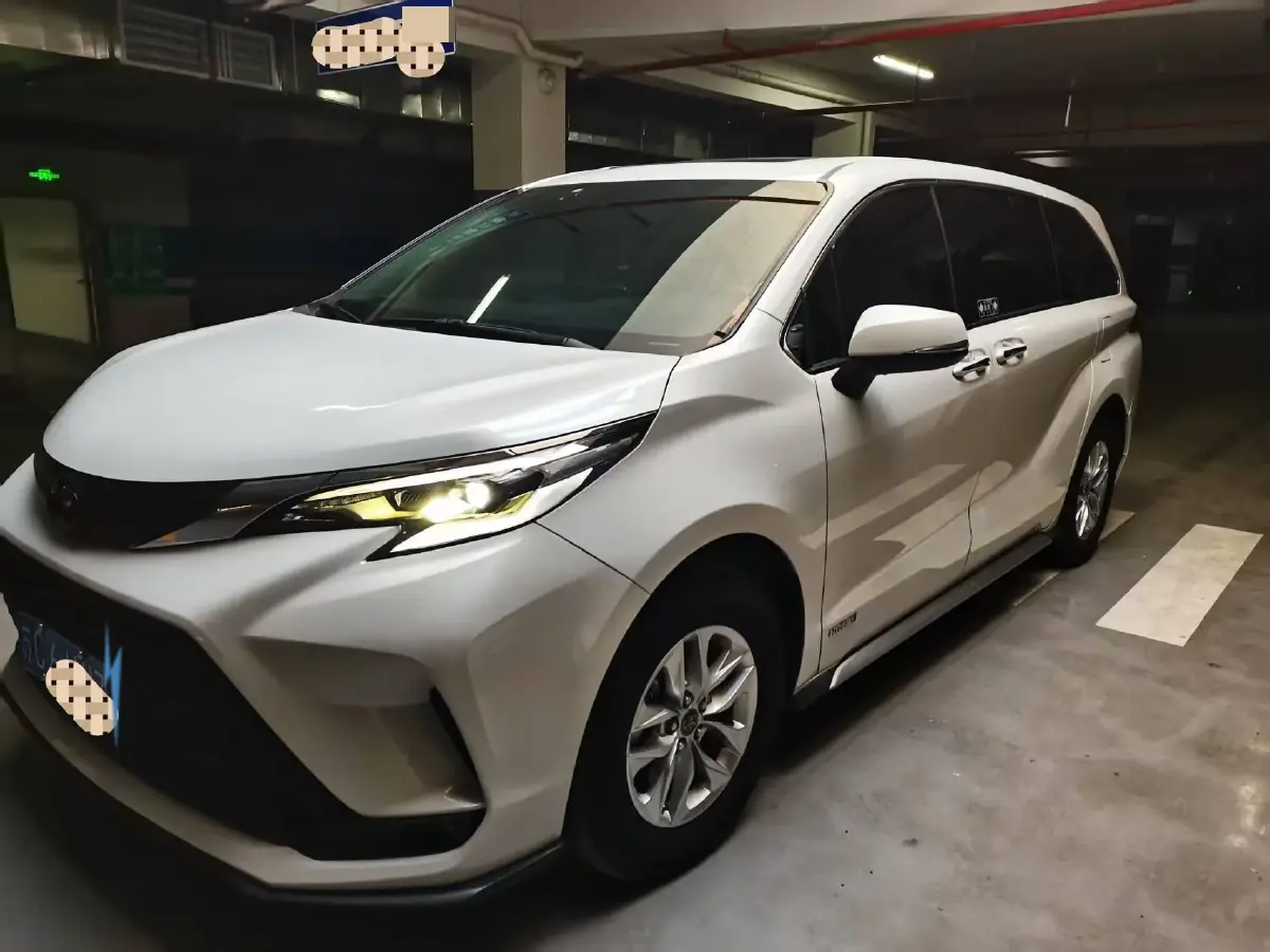 2023 Toyota Granvia 2.5L 189HP L4 E-CVT Hybrid