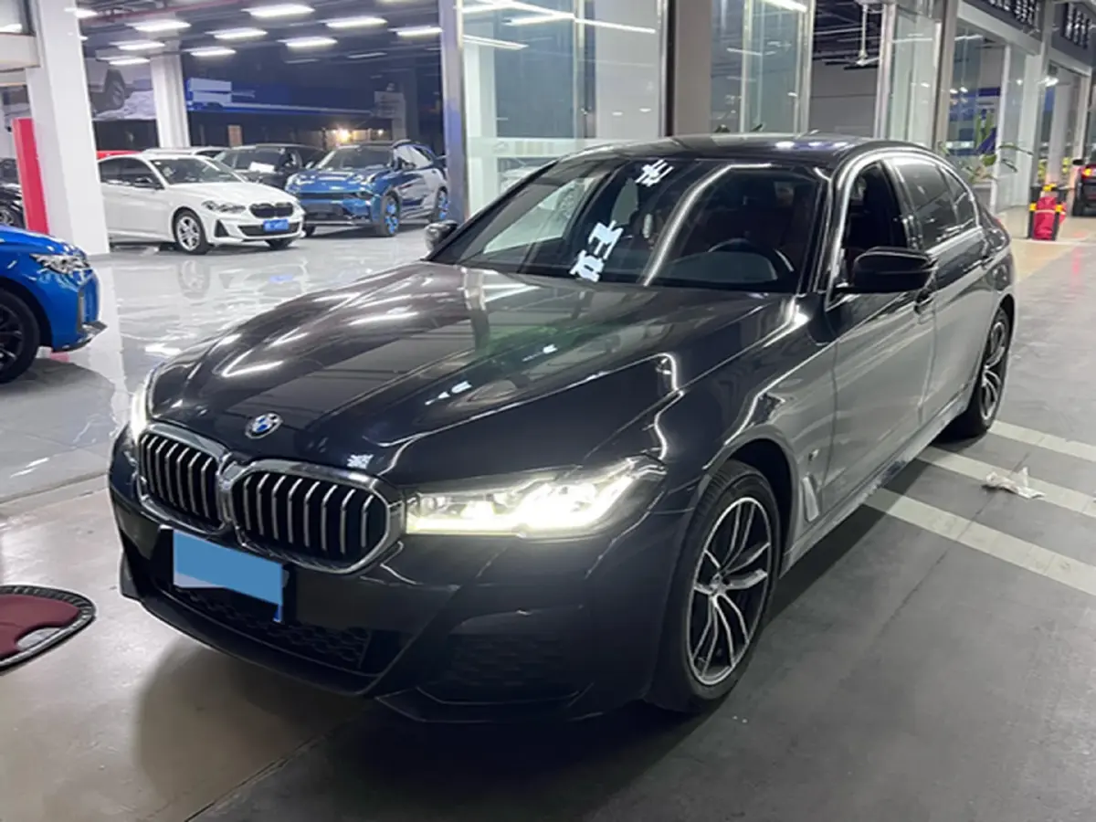 2022 BMW 5 Series 2.0T 184HP L4 8AT