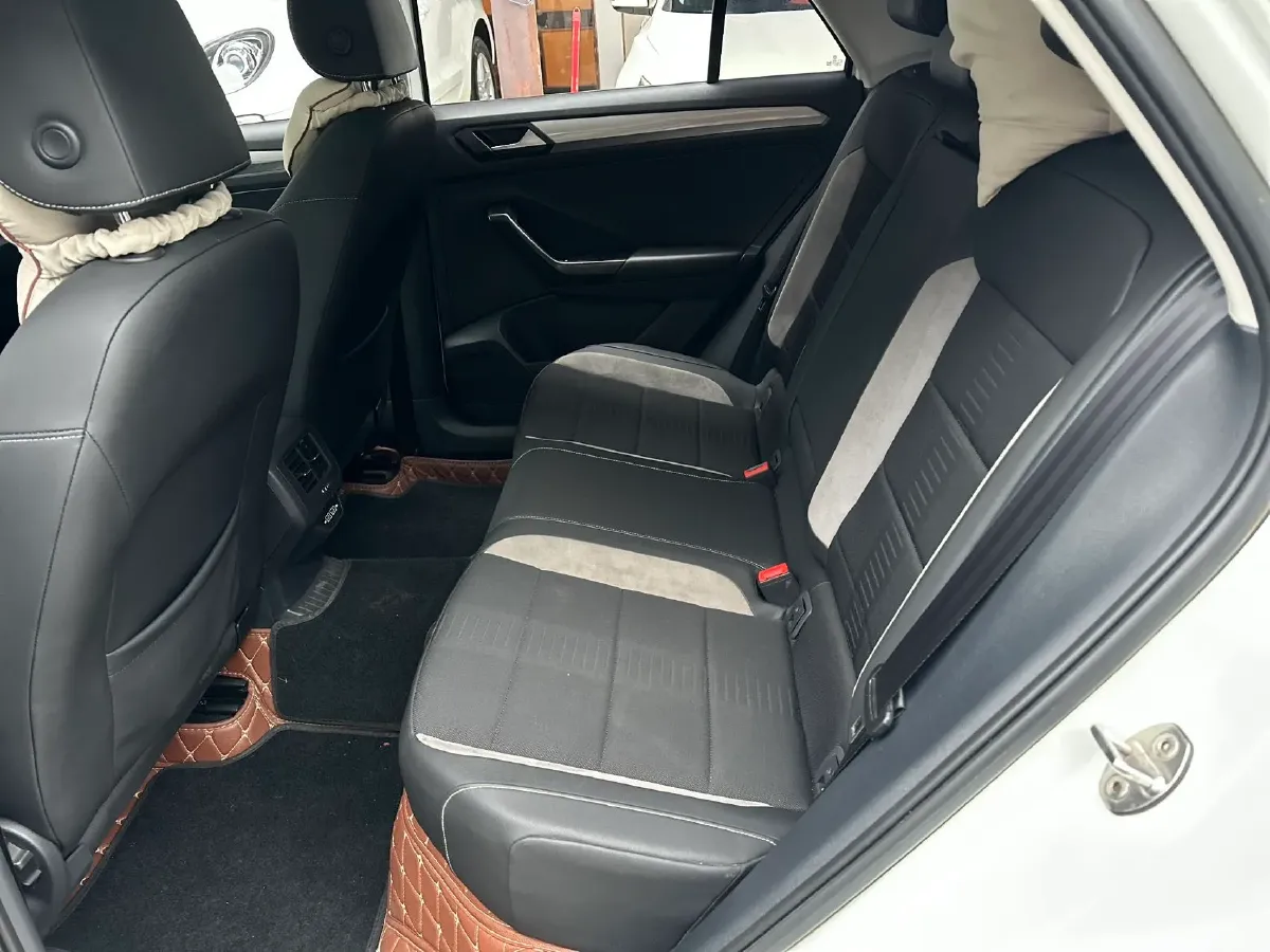 2018 Mitsubishi Eclipse Cross 1.5T 170HP L4 CVT,autocango,china used car exporter,china ev exporter,chinese used car exporter,chinese used ev exporter