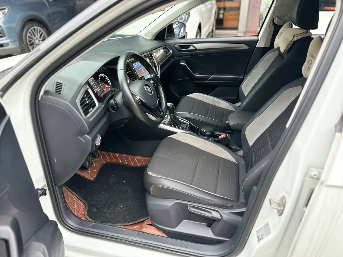 2018 Mitsubishi Eclipse Cross 1.5T 170HP L4 CVT,autocango,china used car exporter,china ev exporter,chinese used car exporter,chinese used ev exporter