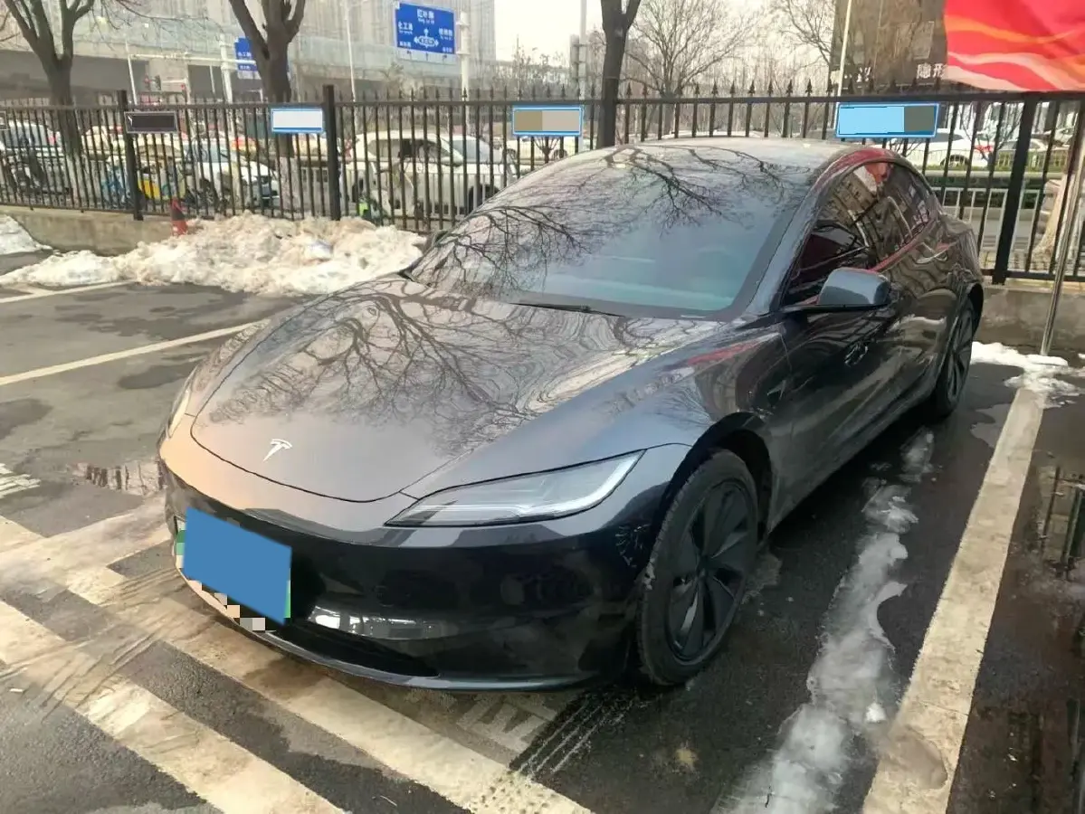 2025 Tesla Model 3 BEV 62.5KWH