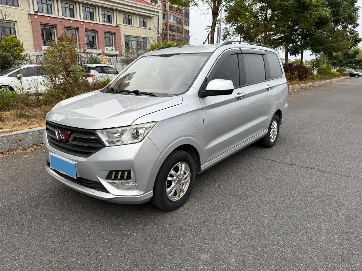 2019 WuLing HongGuang 1.5L 99HP L4 6MT