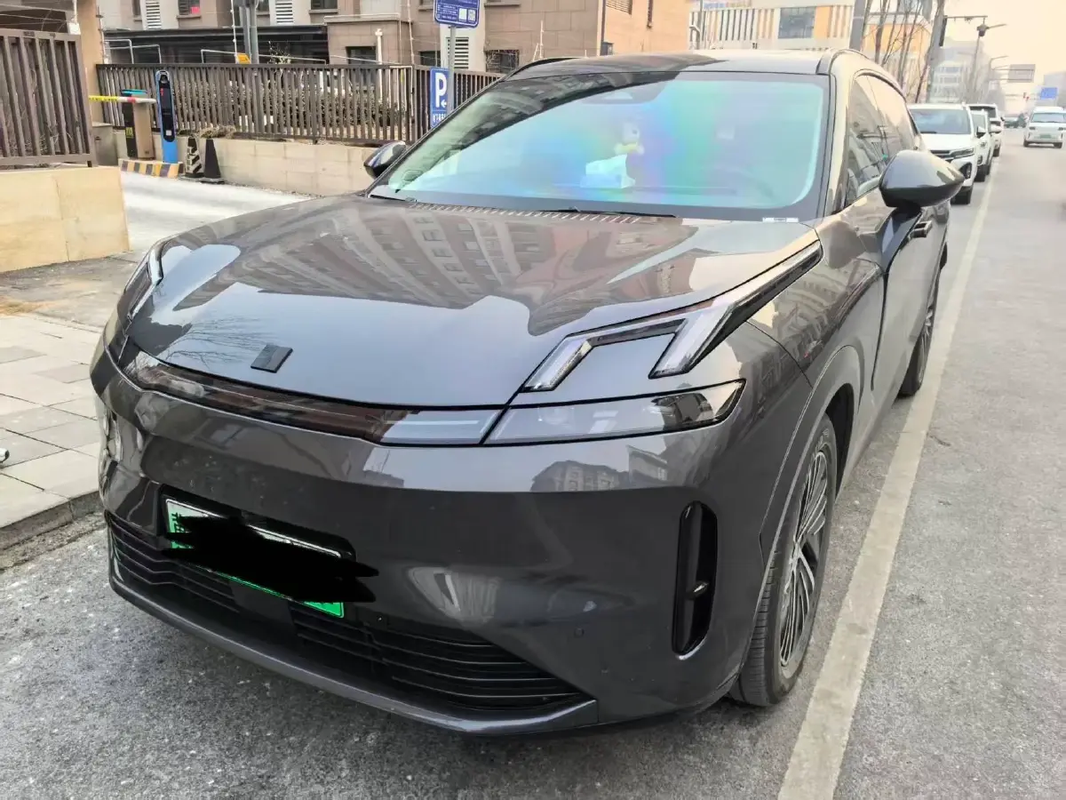 2023 LYNK&CO 08 EM-P 1.5T 163HP L4 3DHT PHEV 39.8KWH