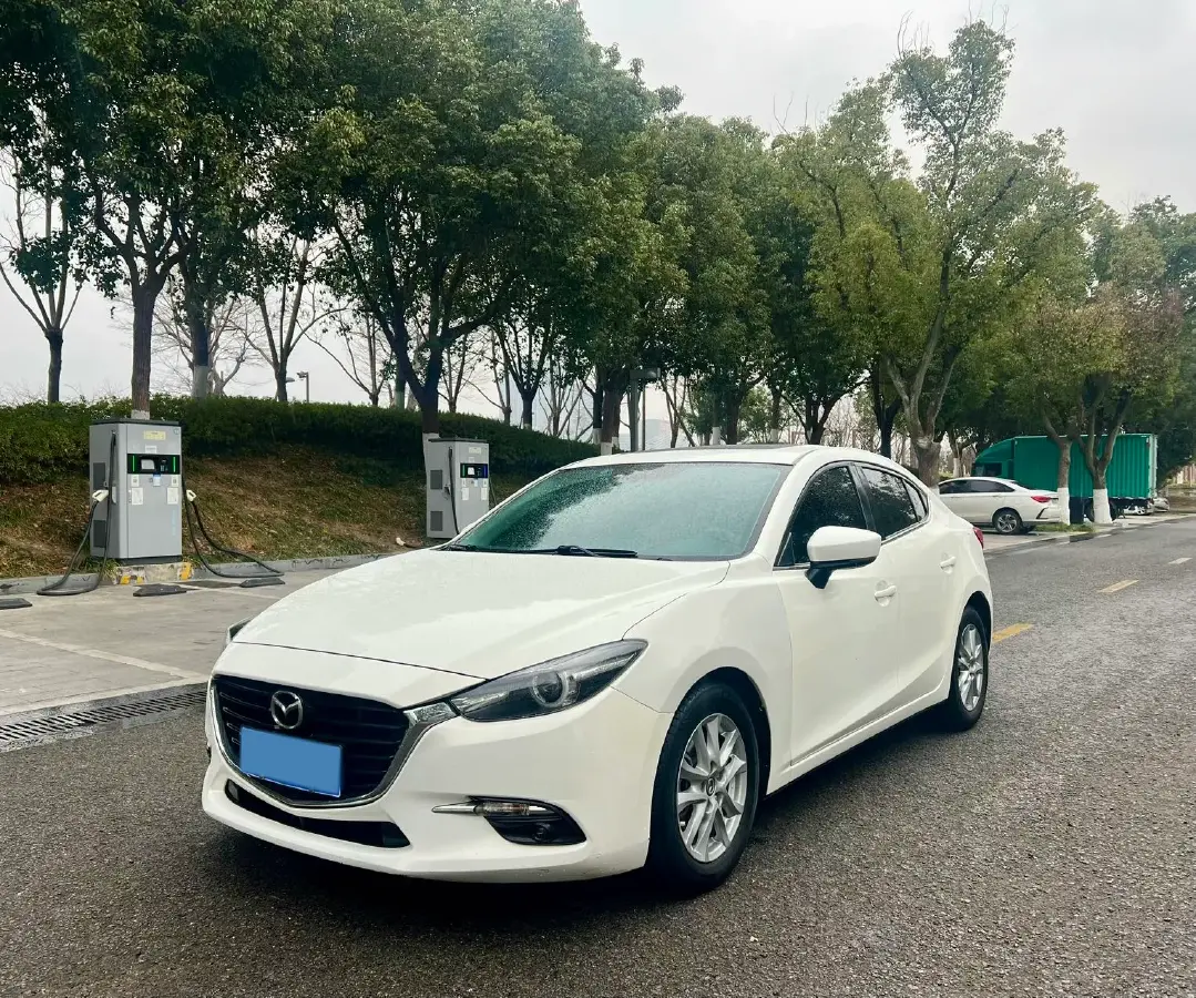 2017 Mazda 3 Axela 1.5L 117HP L4 6AT