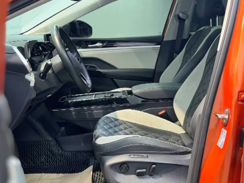 2022 ARCFOX αT BEV 94.5KWH,autocango,china used car exporter,china ev exporter,chinese used car exporter,chinese used ev exporter