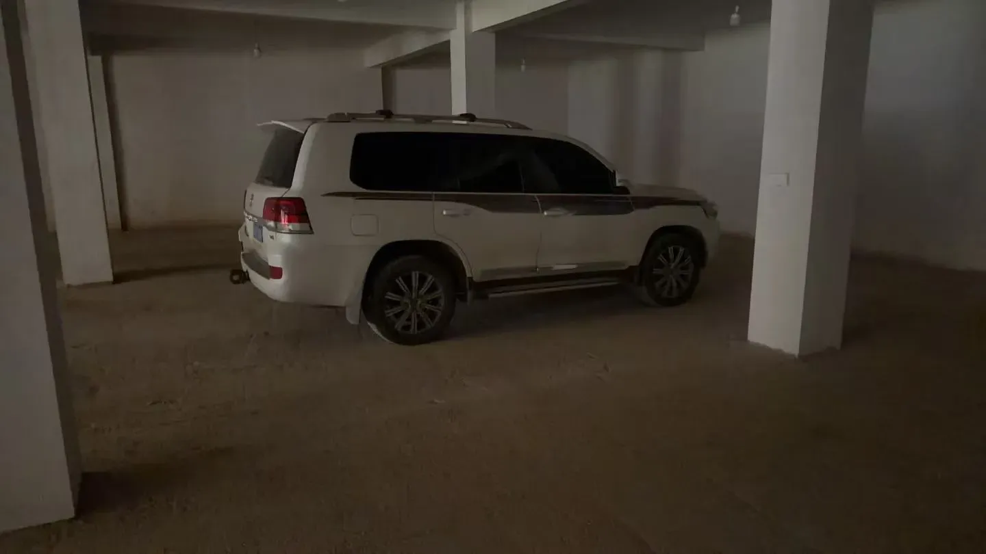 2015 Toyota Land Cruiser 4.0L 275HP V6 5AT,autocango,china used car exporter,china ev exporter,chinese used car exporter,chinese used ev exporter