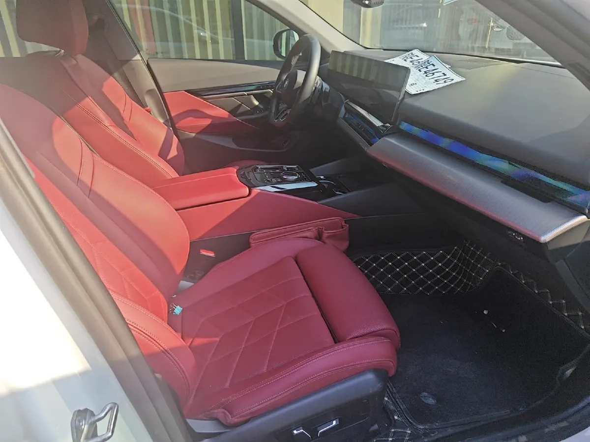 2024 BMW 5 Series 2.0T 190HP L4 8AT,autocango,china used car exporter,china ev exporter,chinese used car exporter,chinese used ev exporter