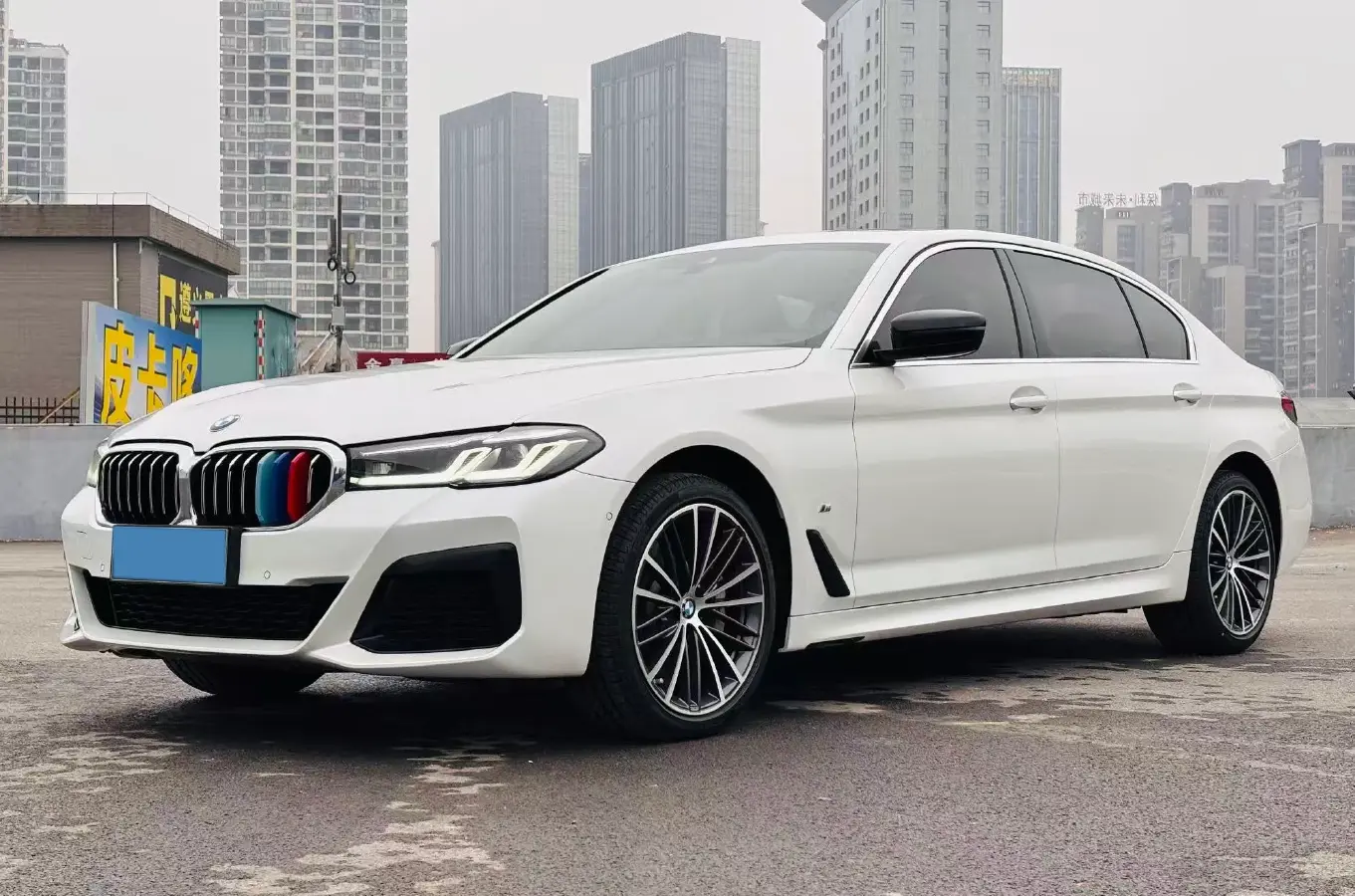 2022 BMW 5 Series 2.0T 252HP L4 8AT