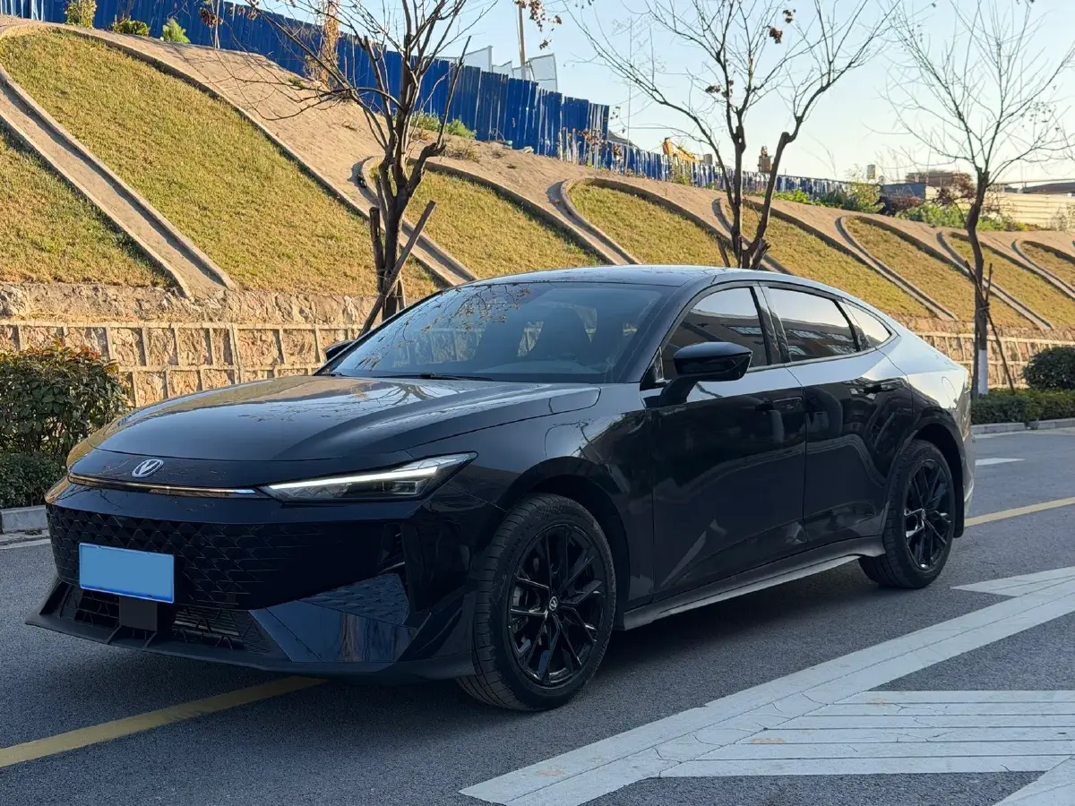 2024 ChangAn UNI-V 1.5T 188HP L4 7DCT