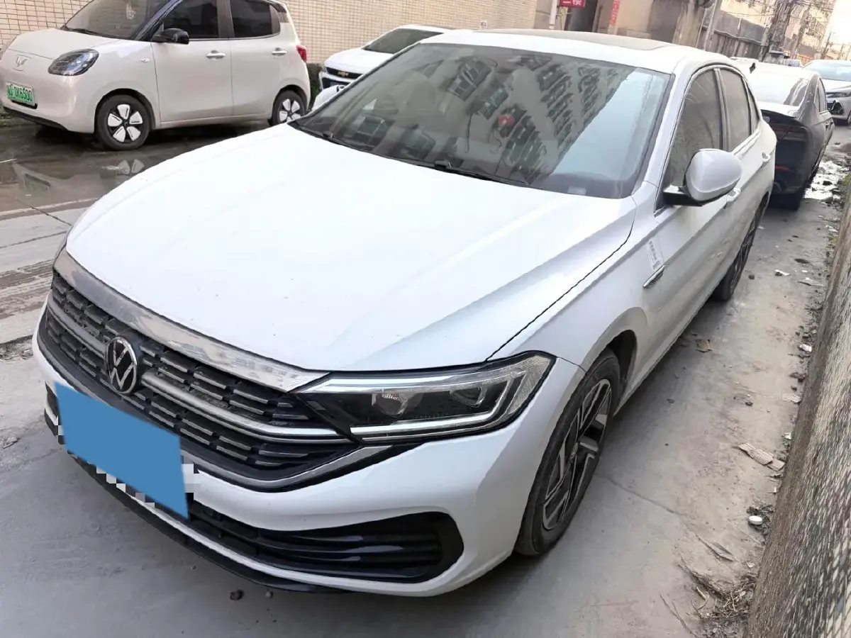 2024 Volkswagen Sagitar 1.5T 160HP L4 7DCT