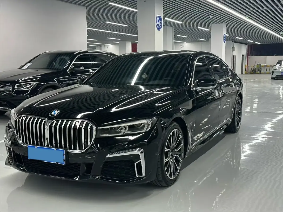 2021 BMW 7 Series 2.0T 265HP L4 8AT