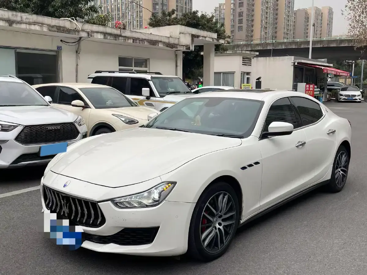 2021 Maserati Ghibli 2.0T 330HP L4 8AT