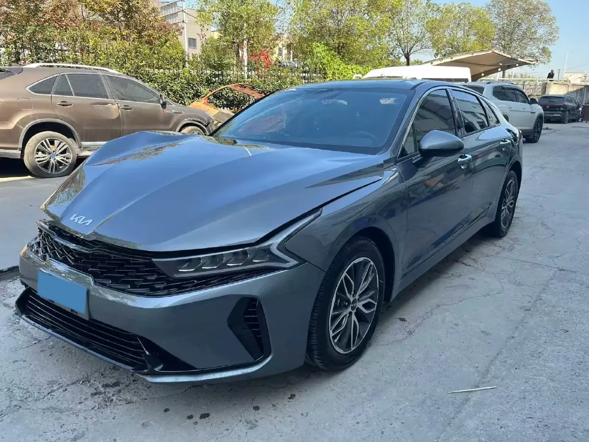 2025 Kia K5 1.5T 170HP L4 7DCT