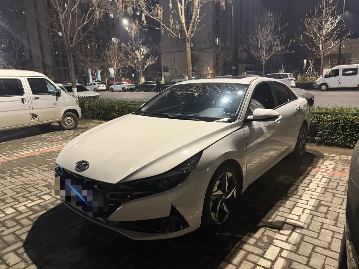 2022 Hyundai Elantra 1.5L 115HP L4 CVT