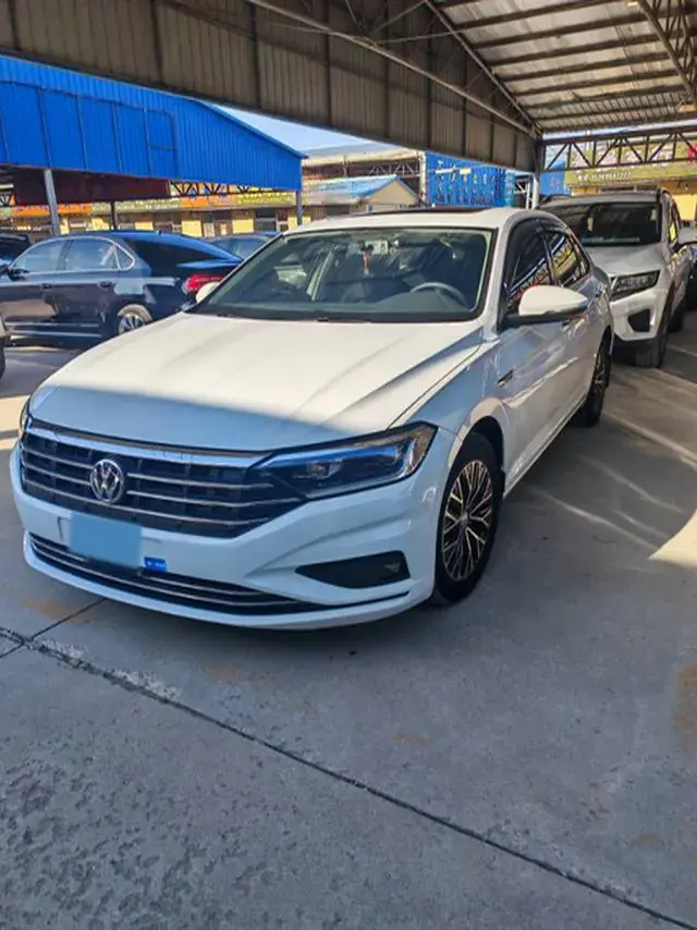 2020 Volkswagen Sagitar 1.2T 116HP L4 7DCT