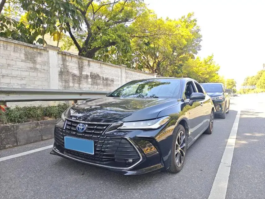2022 Toyota Avalon 2.5L 178HP L4 E-CVT Hybrid