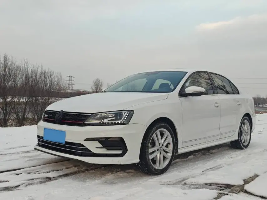 2018 Volkswagen Sagitar 1.4T 150HP L4 7DCT