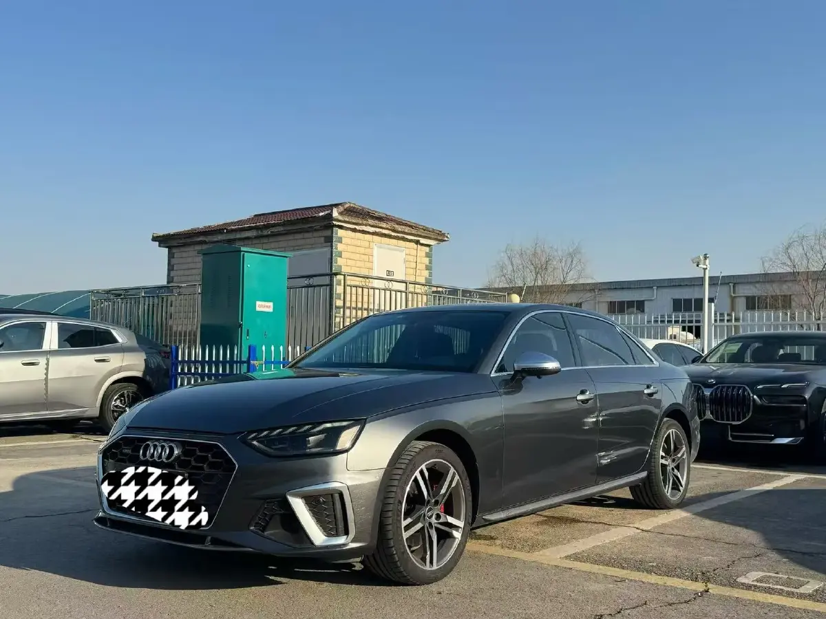 2022 Audi A4L 2.0T 150HP L4 7DCT