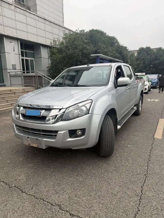 2020 Isuzu LingTuo 2.5T 150HP L4 6MT