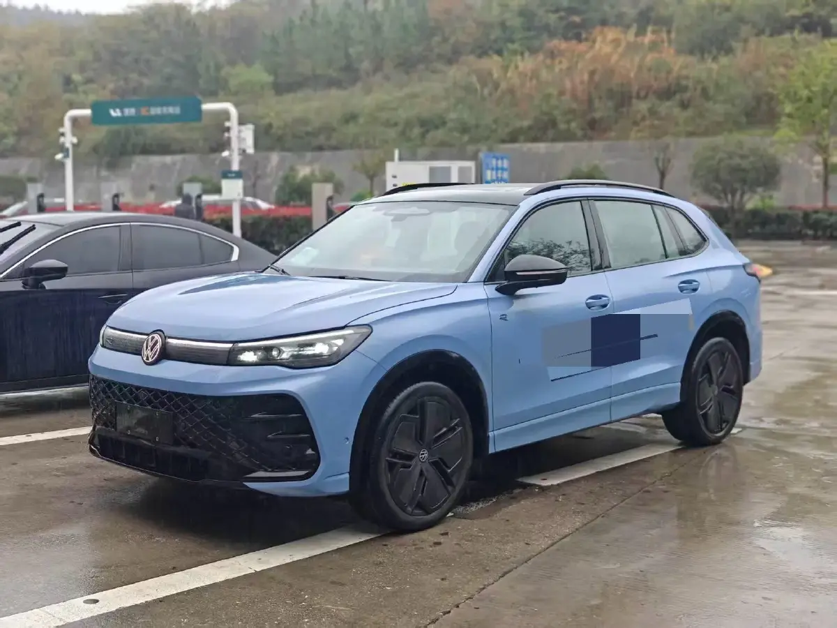 2024 Volkswagen Tiguan L 2.0T 220HP L4 7DCT