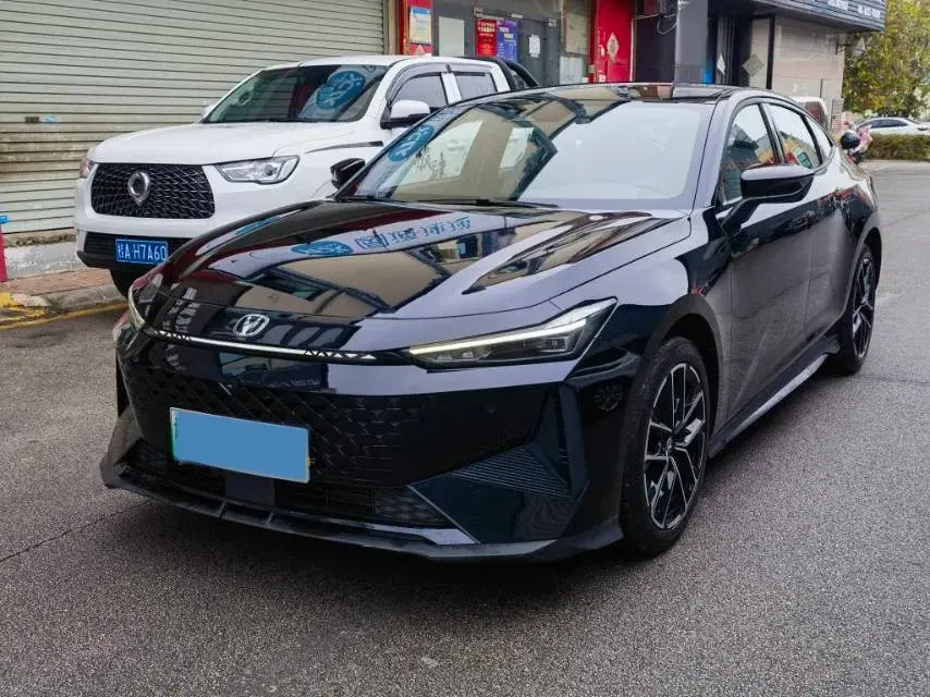 2024 ChangAn UNI-V iDD 1.5L 110HP L4 E-CVT PHEV 18.99KWH