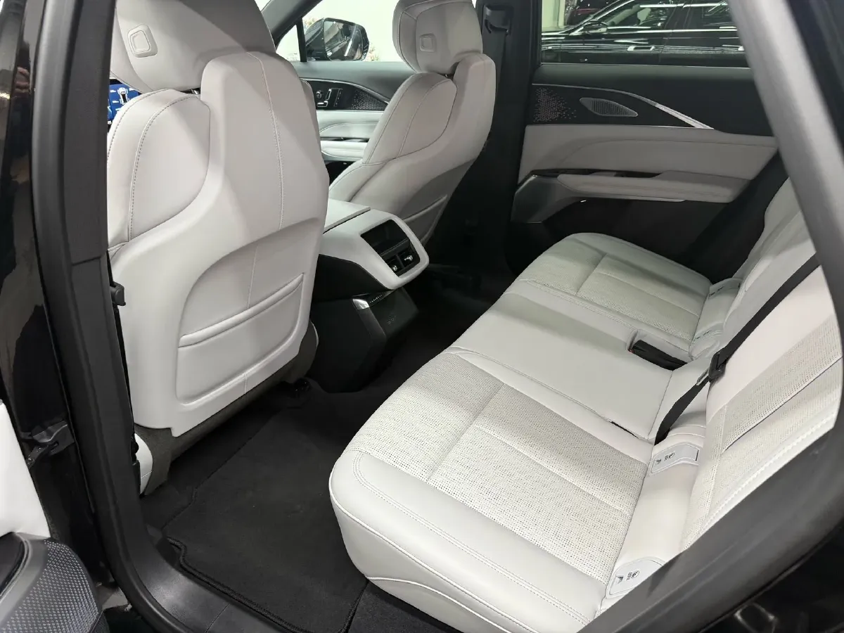 2022 Cadillac IQ Lyriq BEV 95.7KWH,autocango,china used car exporter,china ev exporter,chinese used car exporter,chinese used ev exporter