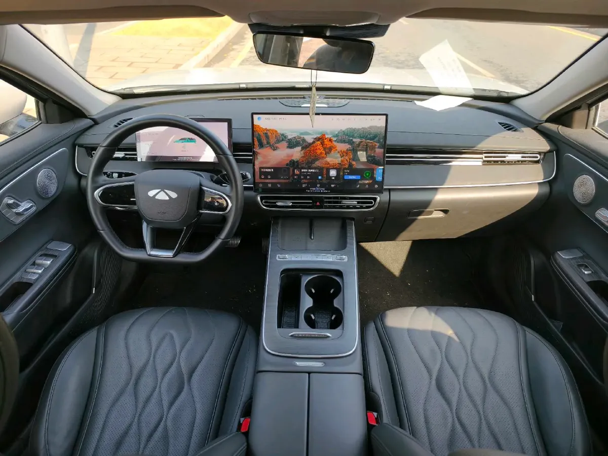 2025 Fulwin FulwinA8L 1.5T 156HP L4 1DHT PHEV 18.67KWH,autocango,china used car exporter,china ev exporter,chinese used car exporter,chinese used ev exporter