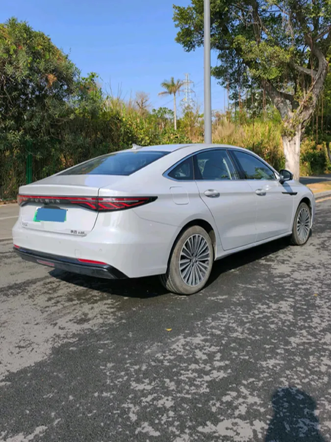 2025 Fulwin FulwinA8L 1.5T 156HP L4 1DHT PHEV 18.67KWH,autocango,china used car exporter,china ev exporter,chinese used car exporter,chinese used ev exporter