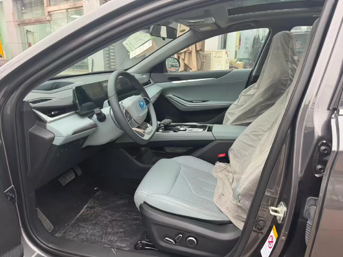 2023 ChangAn Raeton Plus 1.5T 188HP L4 7DCT,autocango,china used car exporter,china ev exporter,chinese used car exporter,chinese used ev exporter