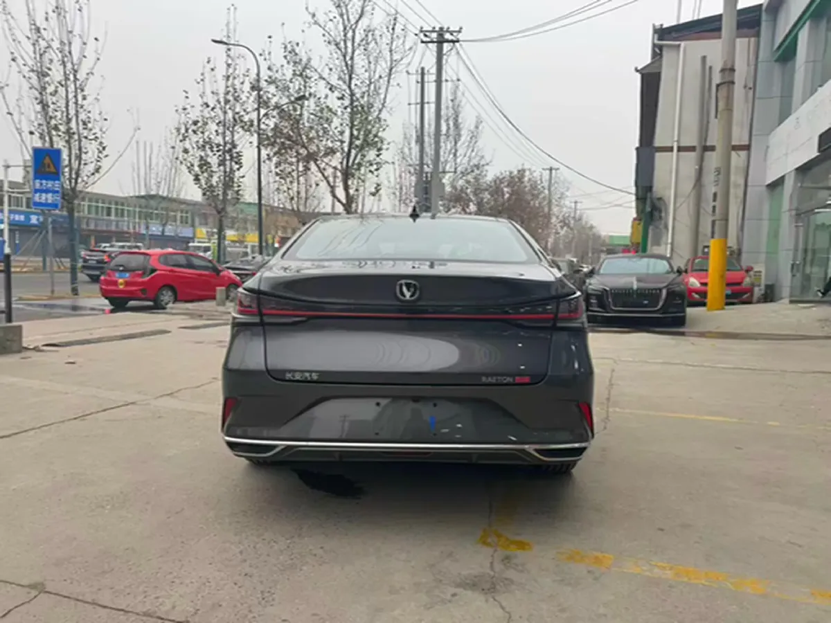 2023 ChangAn Raeton Plus 1.5T 188HP L4 7DCT,autocango,china used car exporter,china ev exporter,chinese used car exporter,chinese used ev exporter