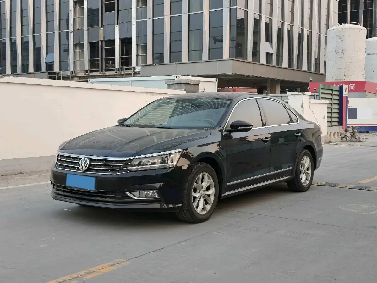 2015 Volkswagen Passat 1.8T 160HP L4 6AT