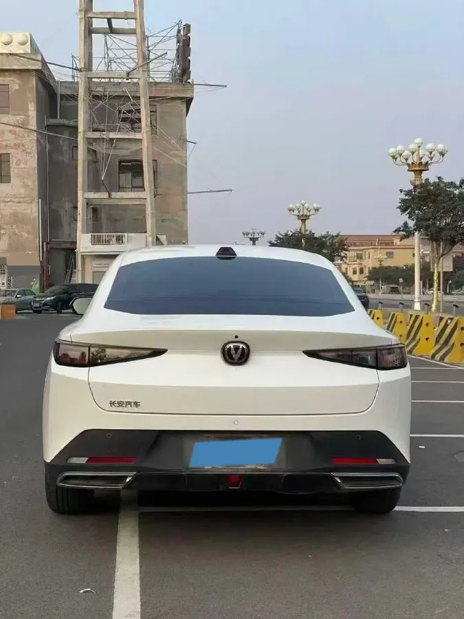 2023 ChangAn Lamore 1.5T 170HP L4 7DCT,autocango,china used car exporter,china ev exporter,chinese used car exporter,chinese used ev exporter